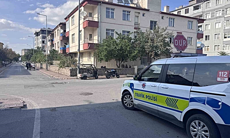 Kritik Açıklama: Kayseri Melikgazi'de motosiklet ile mobilet çarpıştı, 7 kişi yaralandı: Gelişmeler Takip Edil