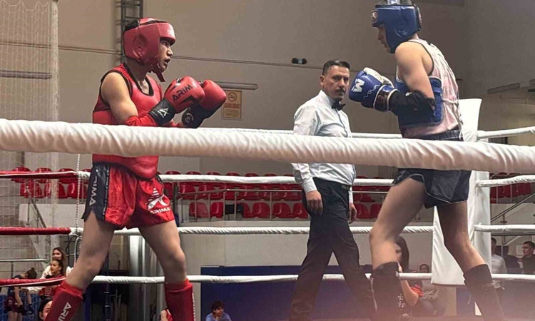 Kritik Açıklama: Kayseri Talas'ta Atatürk ve Cumhuriyet Muaythai Müsabakaları yoğun katılımla yapıldı | İşte T