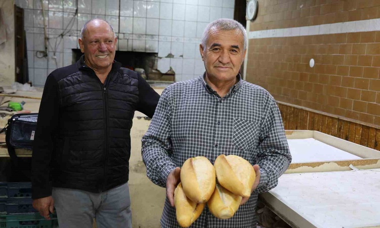 Kritik Açıklama: Kırşehir'de ekmek 12 TL'den 15 TL'ye çıktı, fırıncılar zammı yetersiz buldu - Son Dakika Bilg