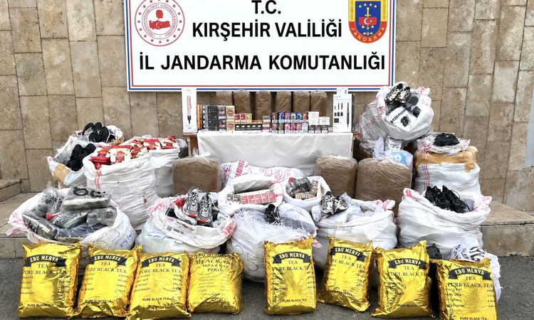 Kritik Açıklama: Kırşehir'de jandarma 2 milyon 800 bin liralık gümrük kaçağı ürün ele geçirdi