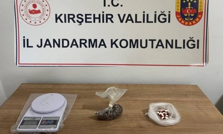 Kritik Açıklama: Kırşehir Kaman'da operasyonda 55 gram uyuşturucu ve hassas terazi ele geçirildi - Son Dakika