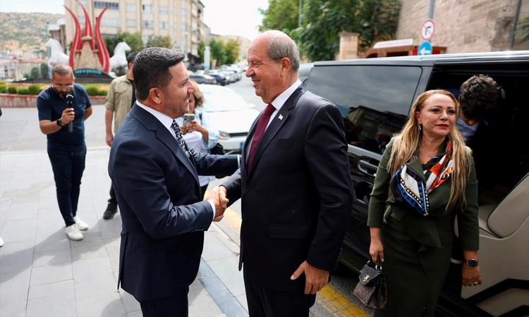 Kritik Açıklama: KKTC'nin 5. Cumhurbaşkanı Tatar, Nevşehir Belediyesini ziyaret etti: Gelişmeler Takip Ediliyo