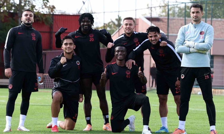 Kritik Açıklama: Konyaspor deplasmanı hazırlığına başlayan Gençlerbirliği'nde Niasse takımla çalıştı ve Merak