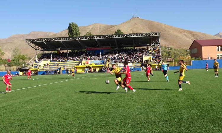 Kritik Açıklama: Kupada büyük sürpriz! 3. Lig ekibi eski Süper Lig takımına gol yağdırdı