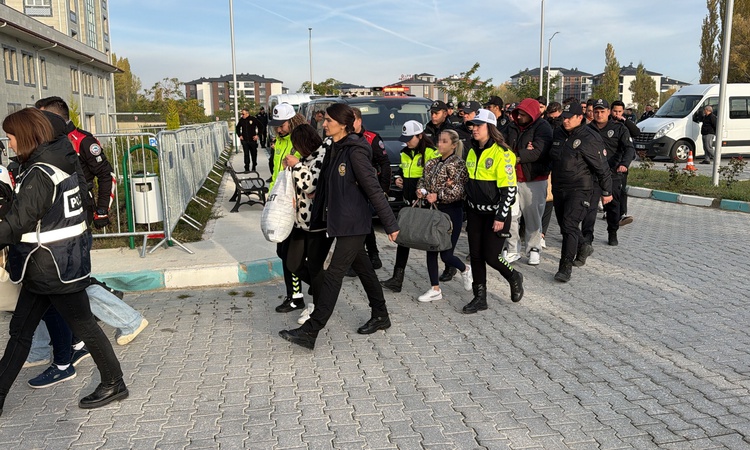 Kritik Açıklama: Kütahya merkezli yasa dışı bahis operasyonunda 35 şüpheli adliyeye sevk edildi ve Merak Edile