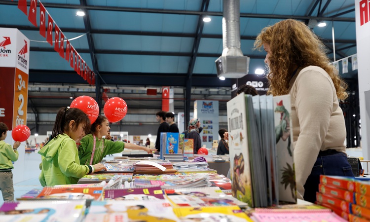 Kritik Açıklama: Malatya'daki 12. Kitap Fuarı'nda 300'ü aşkın yayınevi ve yazar okurlarla buluşuyor: Gelişmele