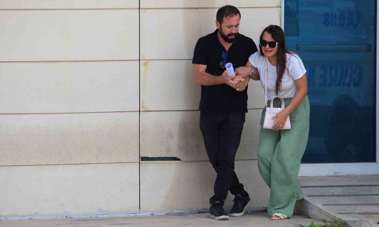 Kritik Açıklama: Manavgat'ta devrilen tırın altında kalan 2 kadından birinin cenazesini ablası aldı - Son Daki