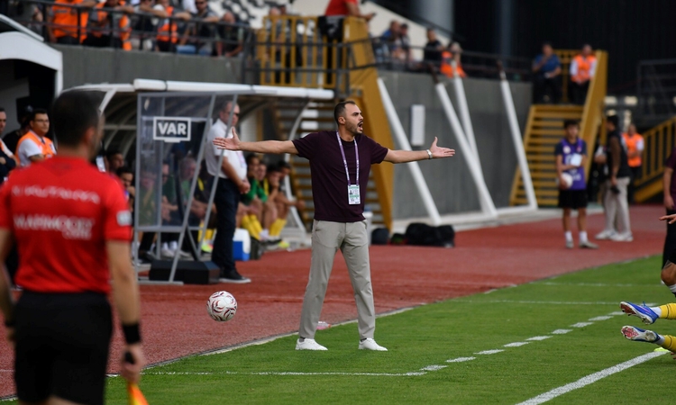Kritik Açıklama: Manisa FK evinde İstanbulspor'a 90+4'te 1-0 yenilerek 6 maçtır kazanamadı