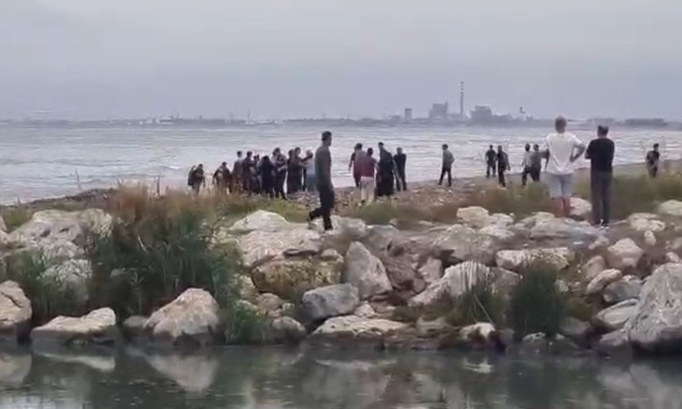 Kritik Açıklama: Mersin Akdeniz'de 3 genç denize girdi, biri boğuldu, 2'si kurtarıldı: Gelişmeler Takip Ediliy