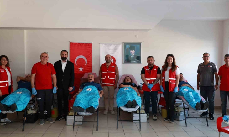 Kritik Açıklama: Mersin Emniyet Müdürlüğünde kan bağışı kampanyası düzenlendi, Müdür Aktaş kan verdi - Son Dak