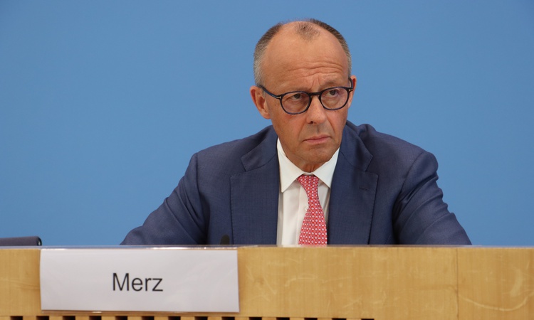Kritik Açıklama: Merz, AB'de dondurulmuş 210 milyar euroluk Rus varlığının ABD kontrolünü reddetti ve Merak Ed