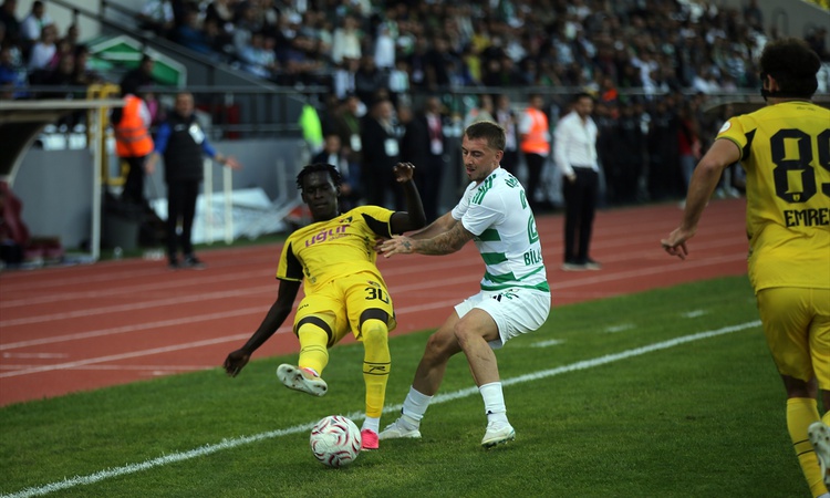 Kritik Açıklama: Muğlaspor, Trendyol 1. Lig'de İstanbulspor'u 5-0 yenerek 12. haftada galip geldi
