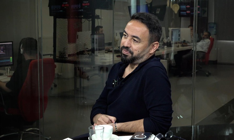 Kritik Açıklama: Mutluluğun peşinden koşanlara Özgür Bolat’tan dikkat çeken uyarı
