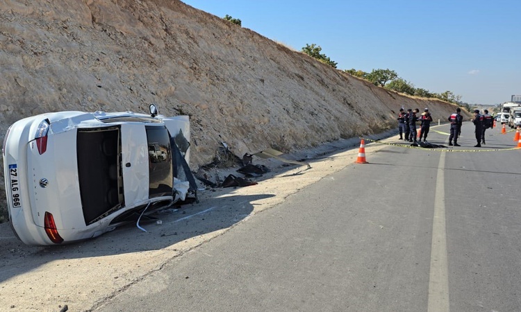 Kritik Açıklama: Nizip'te kavşakta otomobille çarpışan motosikletin sürücüsü olay yerinde öldü ve Merak Edilen