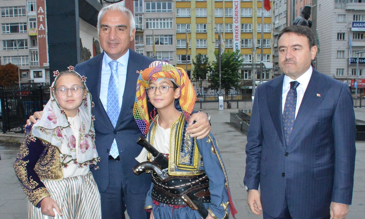 Kritik Açıklama: ONKODAY, Bursa'da meme kanseri farkındalığı için ekim boyunca etkinlik düzenleyecek
