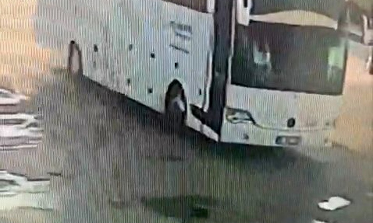 Kritik Açıklama: Otobüsün Mustafakemalpaşa molası kameraya yansıdı, kazada 11 kişi öldü, 27 kişi yaralandı | İ
