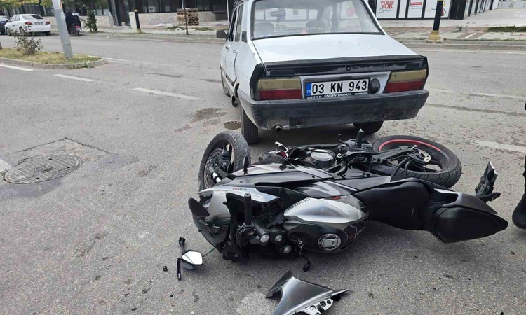 Kritik Açıklama: Otomobille çarpışan motosiklet sürücüsü yaralandı | İşte Tüm Ayrıntılar