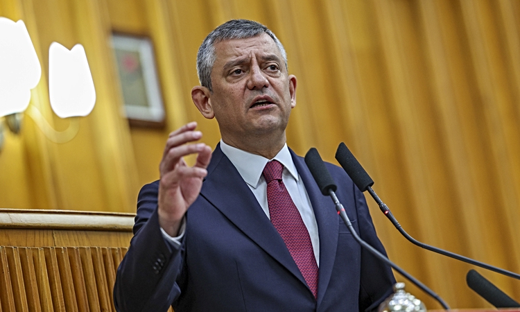Kritik Açıklama: Özgür Özel, Öcalan ile Demirtaş'ı karşı karşıya getirme eleştirilerini reddetti