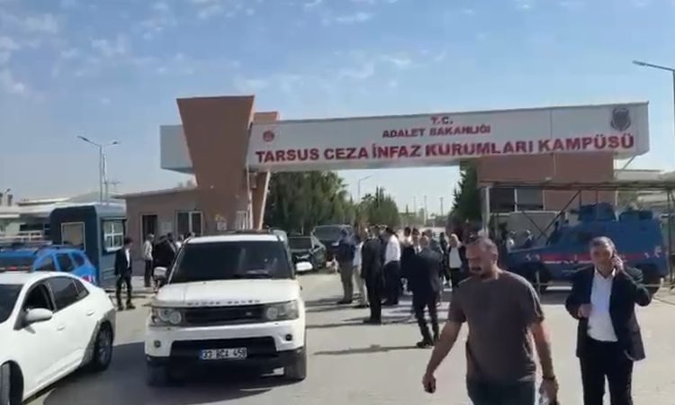 Kritik Açıklama: Özgür Özel, tutuklu Mersin belediye başkanlarını Tarsus Cezaevi'nde ziyaret etti | İşte Tüm A