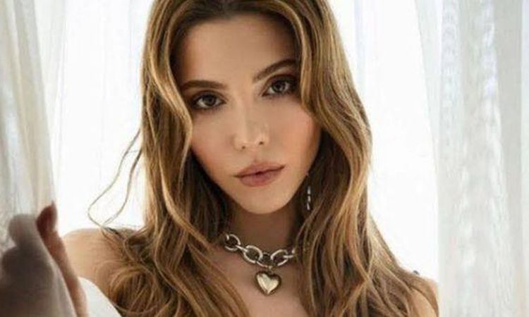 Kritik Açıklama: Pelin Uluksar kimdir, kaç yaşında, nereli? Pelin Uluksar dizileri...: Gelişmeler Takip Ediliy