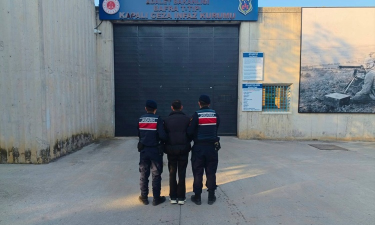 Kritik Açıklama: Samsun Bafra'da uyuşturucudan 11 yıl 3 ay hapis cezasıyla aranan firari yakalandı ve Merak Ed