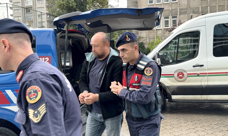 Kritik Açıklama: Samsun İlkadım'da evden 30 bin lira ve 20 gram altın çalan Okan K. yakalanarak gözaltına sevk
