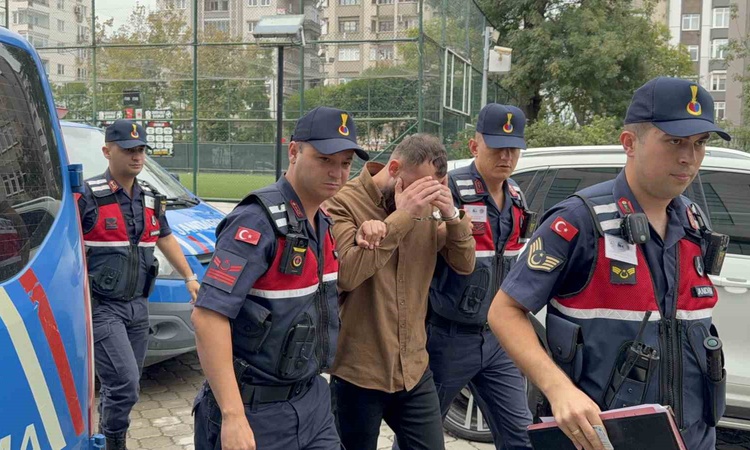 Kritik Açıklama: Samsun Tekkeköy'de 1395 sentetik hap ele geçirildi, 1 kişi yakalanarak gözaltına sevk edildi