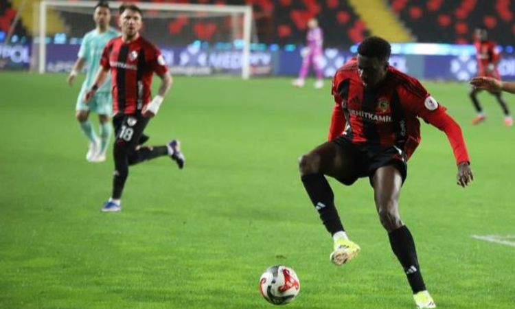 Kritik Açıklama: Samsunspor'da Bayo Transferi ve 11 Ayrılık ve Merak Edilenler