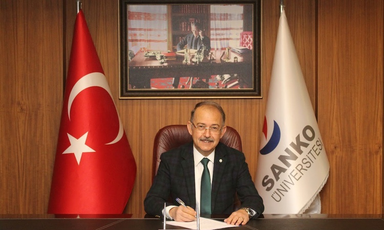 Kritik Açıklama: SANKO Üniversitesi Rektörü Dağlı, Cumhuriyet'in 103. yıl dönümünde mesaj yayımladı ve Merak E