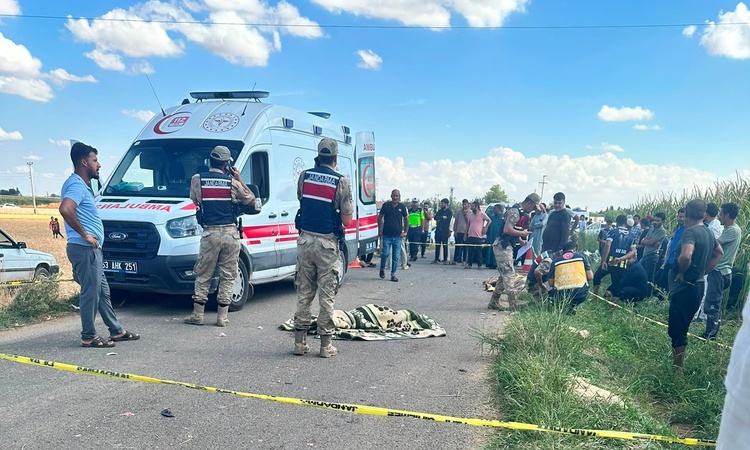 Kritik Açıklama: Şanlıurfa Akçakale'de motosiklet traktör mibzerine çarptı, 2 çocuk yaşamını yitirdi | İşte Tü