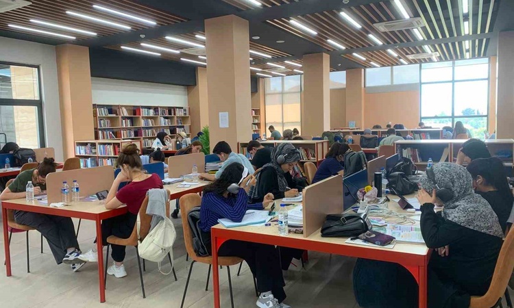 Kritik Açıklama: Sason'da kütüphane çatısı altında YKS ve okuma-yazma kursları resmen start aldı ve Merak Edil
