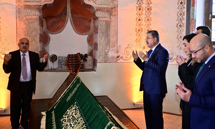 Kritik Açıklama: Seyitgazi'deki 10. Uluslararası Sücaaddin Veli anmasına Vali Erdinç Yılmaz katıldı - Son Daki