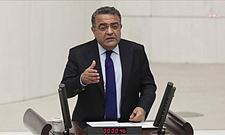 Kritik Açıklama: Sezgin Tanrıkulu'ndan "Ailem Güvende" operasyonlarına tepki: Toplu ve hukuk dışı bir saldırıd