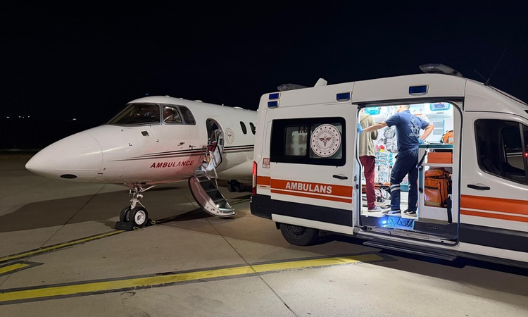 Kritik Açıklama: Sol kalp sendromlu 5 günlük bebek Şırnak'tan Ankara'ya ambulans uçakla sevk edildi.: Gelişmel