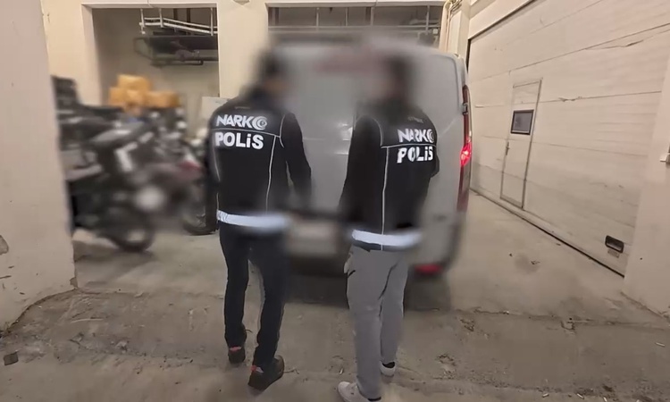 Kritik Açıklama: Sultanbeyli'de operasyonda 1 milyon 642 bin adet sentetik ecza hapı ele geçirildi: Gelişmeler