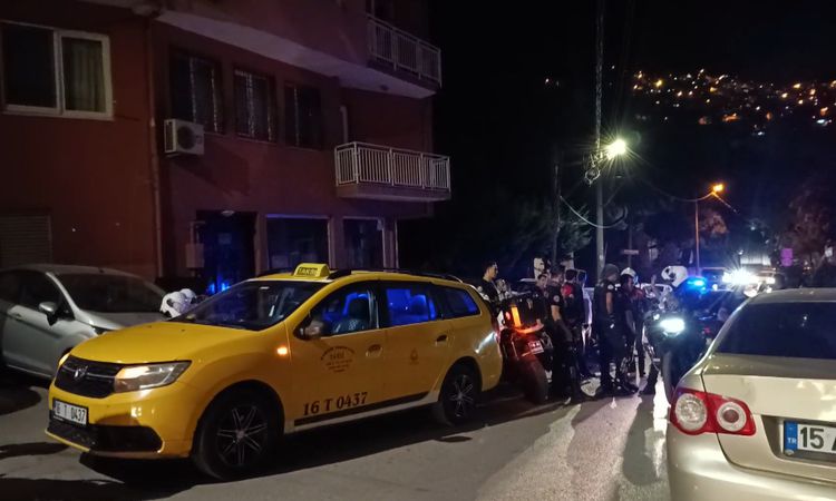 Kritik Açıklama: Taksiden kurusıkı tabancayla ateş açan şüpheli yakalanarak gözaltına sevk edildi: Gelişmeler