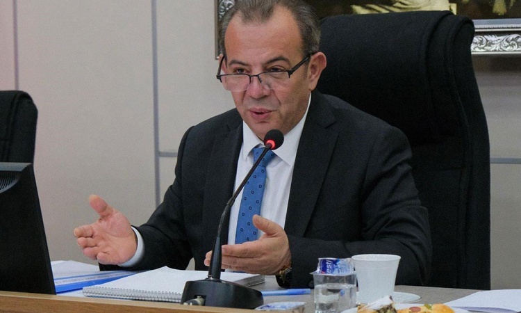 Kritik Açıklama: Tanju Özcan mahkemede beraatini bu sözlerle istedi: Suya sabuna dokunmadan evdeki kedi gibi o