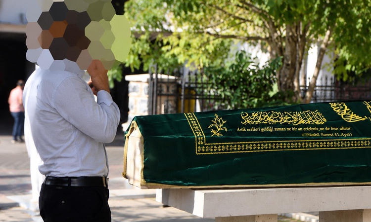 Kritik Açıklama: Tartışma yaratacak görüntü! Cenaze namazı Türkçe kaldırıldı
