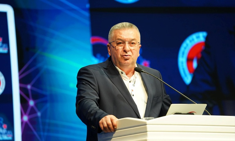 Kritik Açıklama: TES-İŞ'in 13. Olağan Genel Kurulu'nda İrfan Kabaloğlu yeniden başkan seçildi | İşte Tüm Ayrın