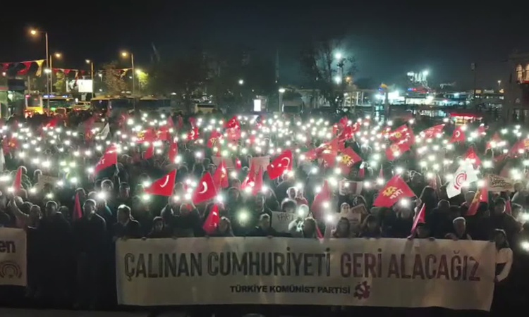 Kritik Açıklama: TKP, Cumhuriyet'in 103. yılında üç kentte kitlesel yürüyüş düzenledi: Gelişmeler Takip Ediliy
