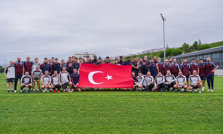 Kritik Açıklama: Trabzonspor'dan Zafer Bayramı Mesajı - Son Dakika Bilgileri