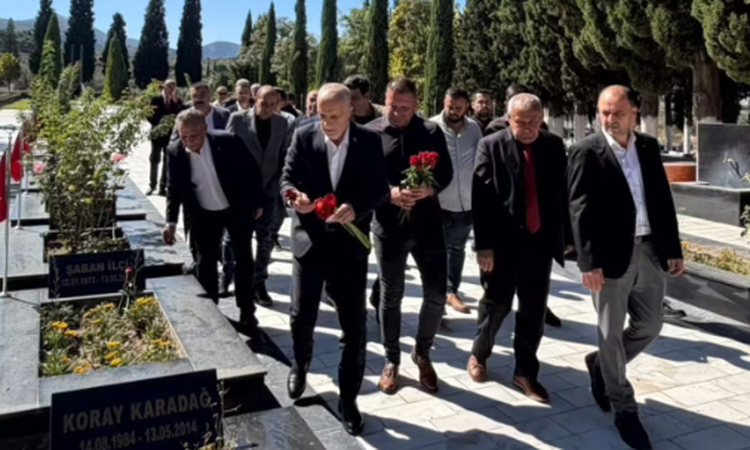Kritik Açıklama: TÜRK-İŞ Genel Başkanı Ergün Atalay, Soma Maden Şehitliği'ni ziyaret etti
