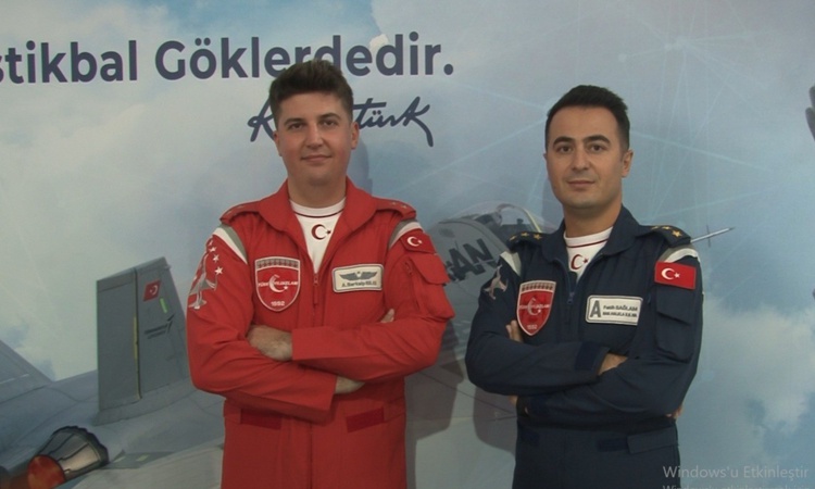 Kritik Açıklama: Türk Yıldızları TEKNOFEST Güneydoğu kapsamında Şanlıurfa'da izleyenleri büyüledi ve Merak Edi