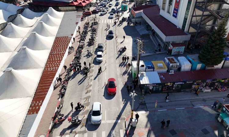 Kritik Açıklama: Uşak'ta motorlu kara taşıtı sayısı TÜİK verilerine göre 200 bin 61 oldu - Son Dakika Bilgiler