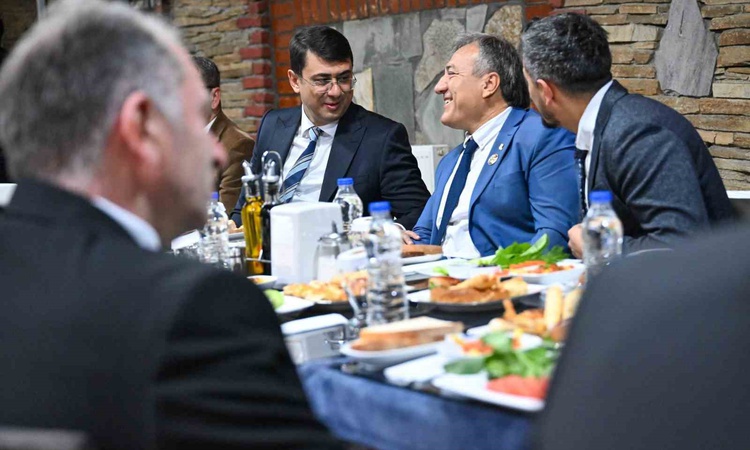 Kritik Açıklama: Vali Kartal şehit aileleri ve gazilerle bir araya geldi