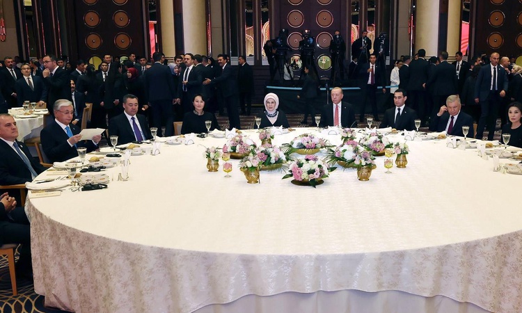 Kritik Açıklama: Yemekten fotoğraf paylaştı! Emine Erdoğan'dan Türk dünyasına birlik mesajı | İşte Tüm Ayrıntı