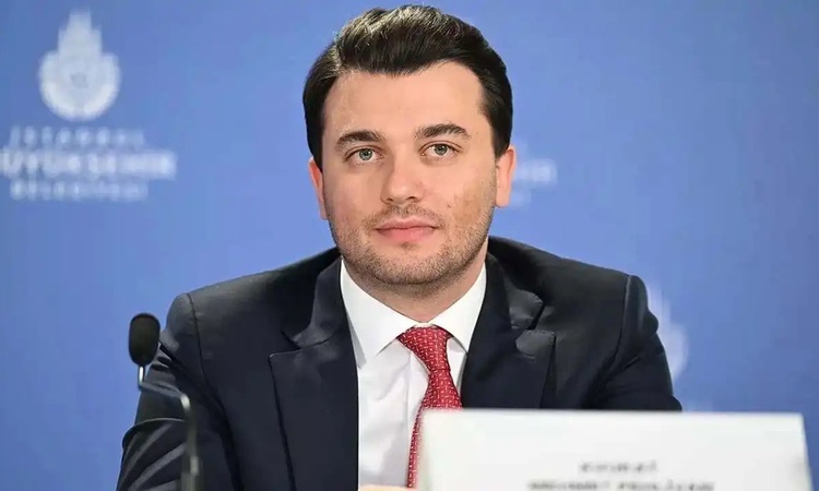 Kritik Açıklama: YENİ Parti'li Murat Emir, İmamoğlu'nun avukatı Pehlivan'ın Kandıra'ya sevkini kamuoyuna ilan