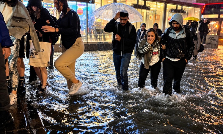Kritik Açıklama: Yeni yağış dalgası yurda giriş yaptı! Meteoroloji'den 3 ile sel uyarısı: İstanbul için saat v