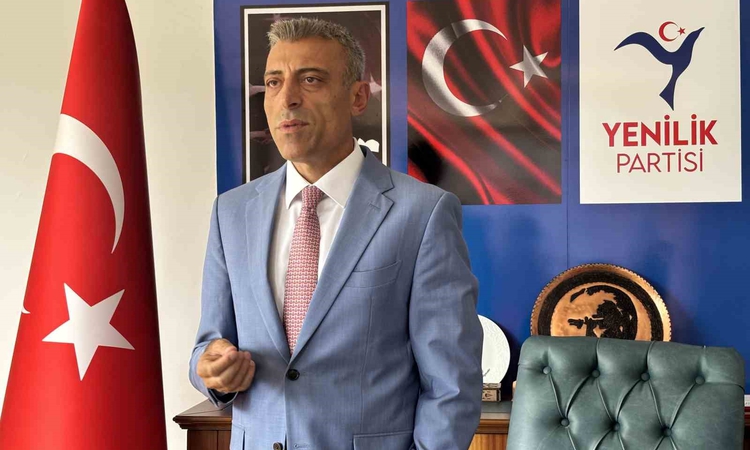 Kritik Açıklama: Yenilik Partisi Başkanı Yılmaz: "Anayasa Mahkemesi kararını beklemek eski CHP alışkanlığı" |