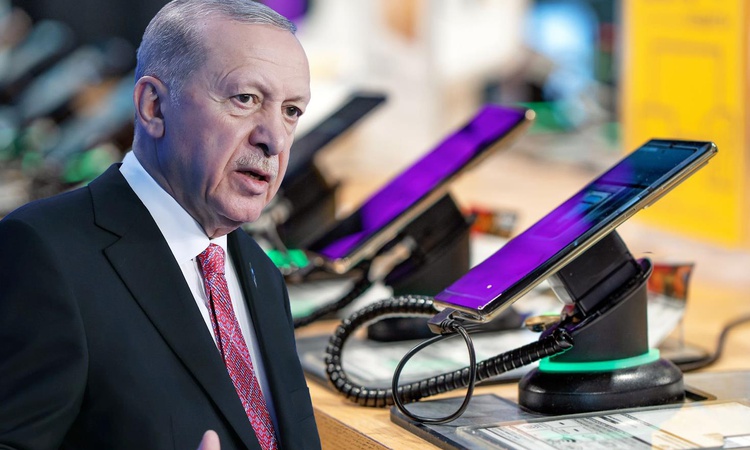 Kritik Açıklama: Yerli telefonda isim sürprizi! 5 seçenek Cumhurbaşkanı Erdoğan'a sunulacak ve Merak Edilenler